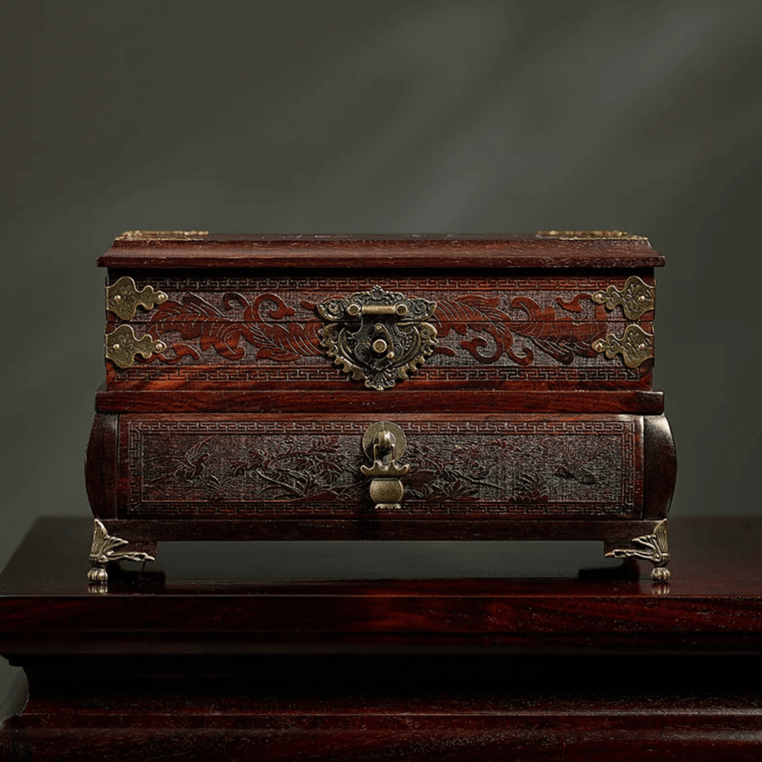 Boîte à bijoux en bois de rose siamois détail sculpté - Artisan d’Asie