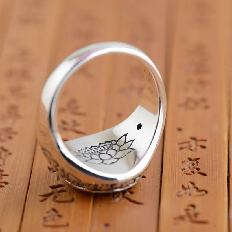 Artisan d'Asie Bagues Bague Artisanale Tibétaine Mantra Om en Argent Massif S925