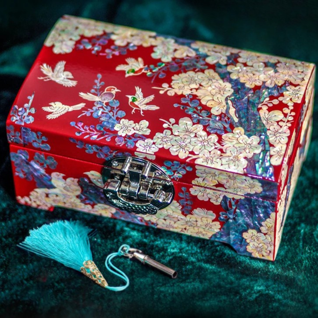 Artisan d'Asie Boites & Coffrets Chinois Boîte à bijoux chinoise cerisier en fleur en nacre et bois laqué