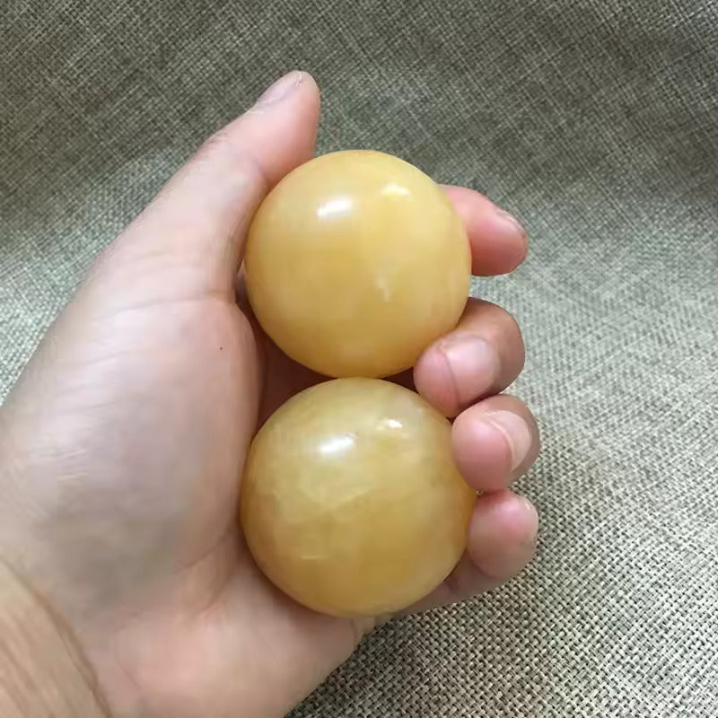 Artisan d'Asie Boules Qi-Gong Sphères d’Harmonie en Jade Jaune – Pierre énergisante qui équilibre le plexus solaire, renforce la confiance en soi et favorise la joie de vivre au quotidien Sphères d’Harmonie en Jade et Agate  Boules de Qi Gong - Boules de santé chinoises