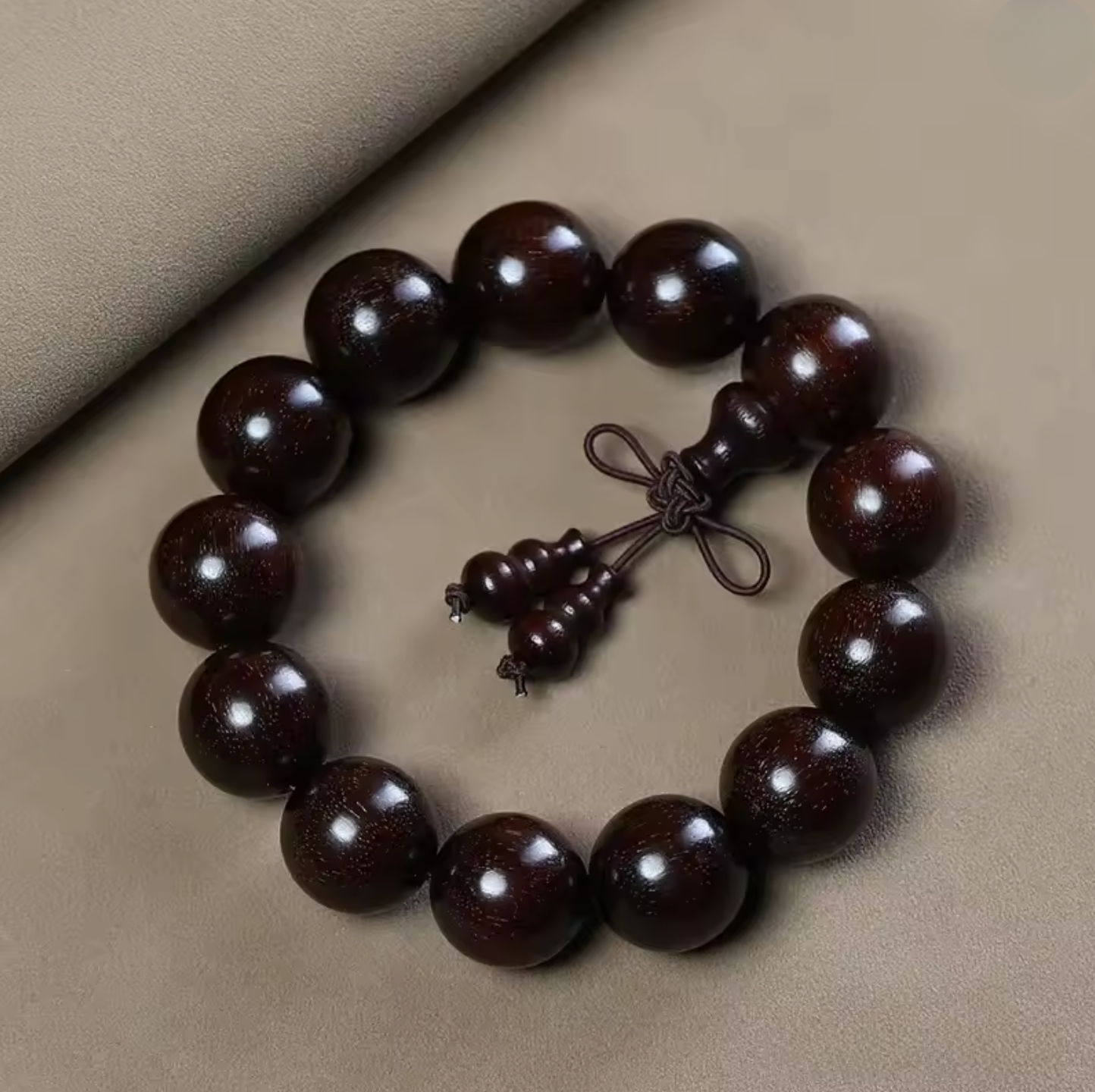 Artisan d'Asie Bracelets Malas 18mm Bracelet mala en bois de santal noir premium