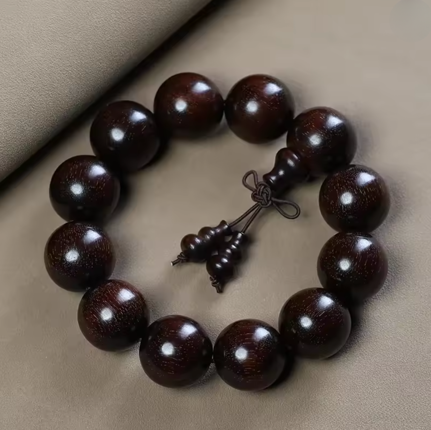 Artisan d'Asie Bracelets Malas 20mm Bracelet mala en bois de santal noir premium