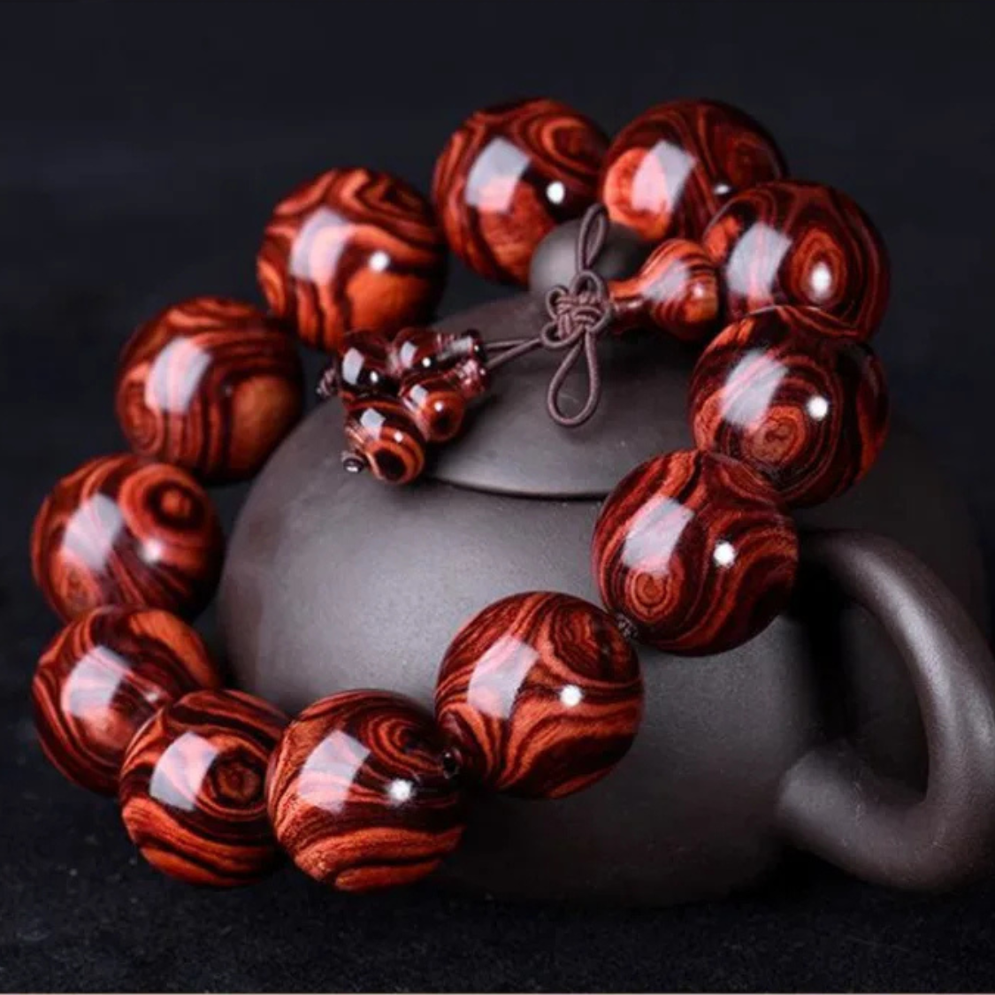 Artisan d'Asie Bracelets Malas Bracelet Mala en Bois de Rose haut de gamme de couleur brun rouge profond