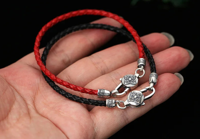 Artisan d'Asie Bracelets Tressés Tibétains Bracelet en argent sterling 925 et cuir tressé – Six Mantras & Vajra Pestle