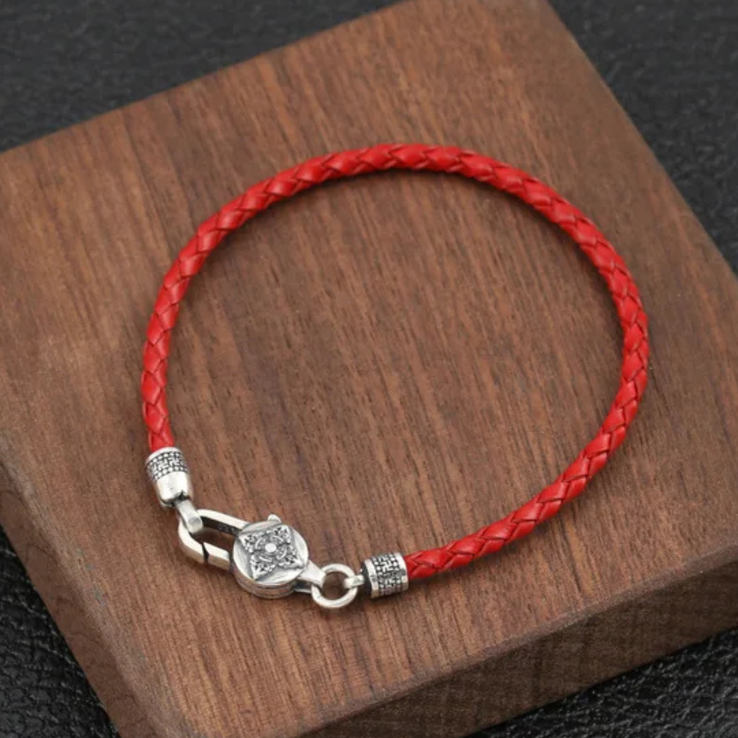 Artisan d'Asie Bracelets Tressés Tibétains Bracelet en argent sterling 925 et cuir tressé – Six Mantras & Vajra Pestle
