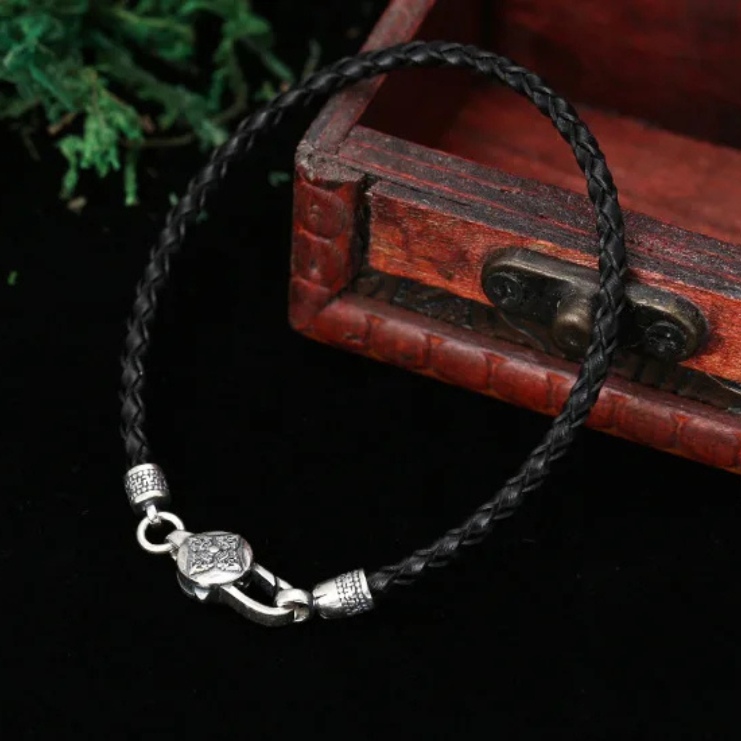 Artisan d'Asie Bracelets Tressés Tibétains Noir / 18cm Bracelet en argent sterling 925 et cuir tressé – Six Mantras & Vajra Pestle