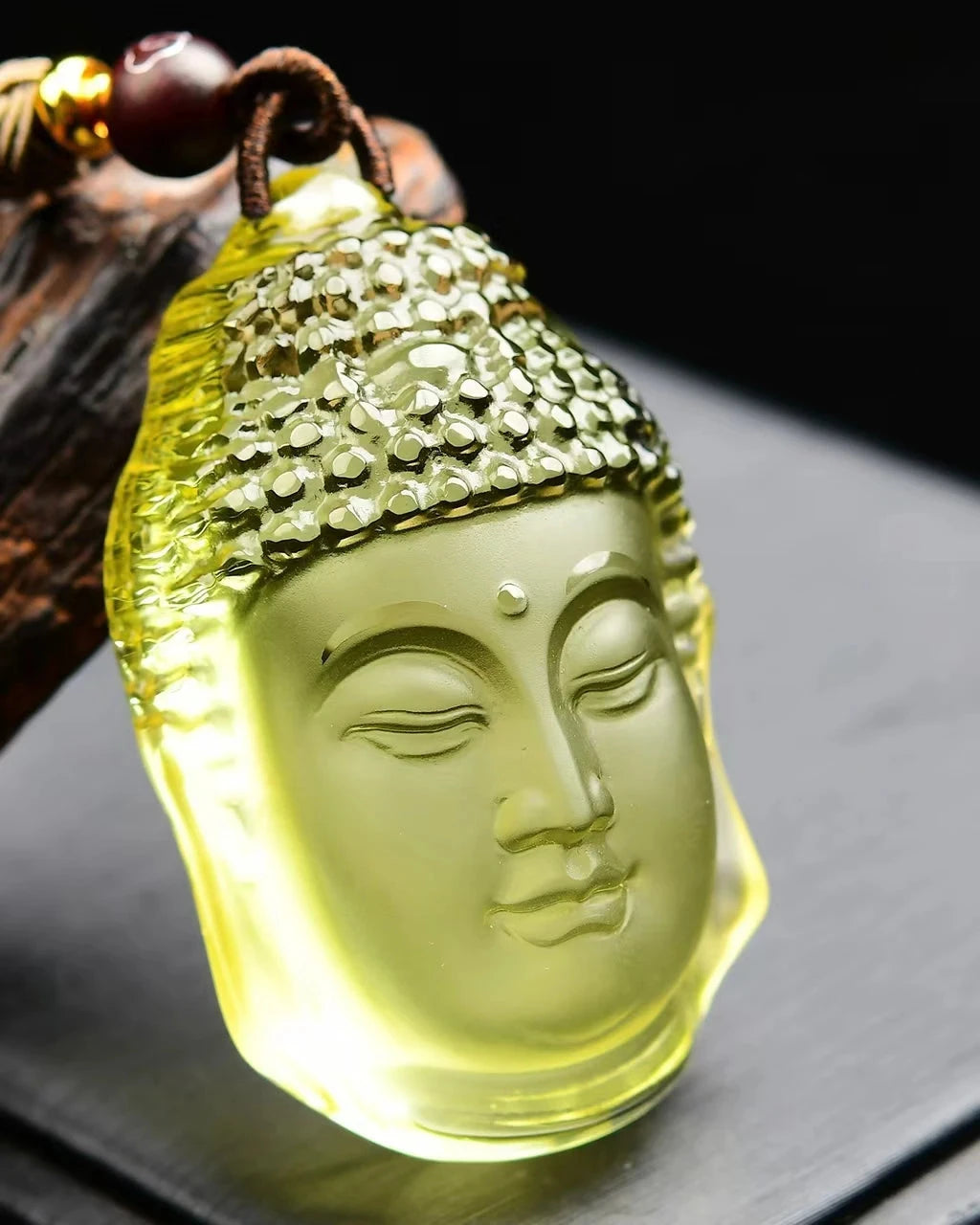 Artisan d'Asie Pendentifs & Amulettes Pendentif Bouddha Amitabha en Citrine
