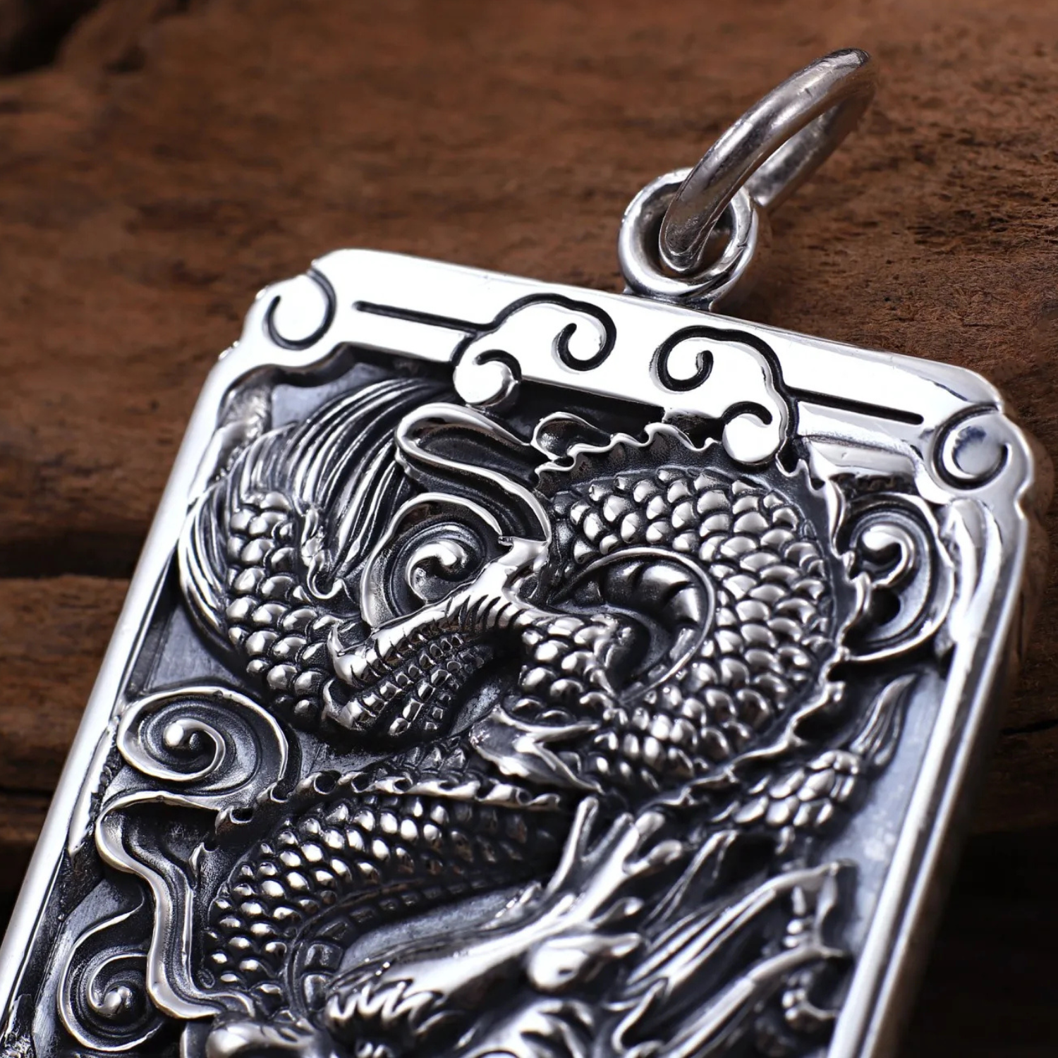 Artisan d'Asie Pendentifs & Amulettes Pendentif Carré Dragon en Argent Pur 999/1000