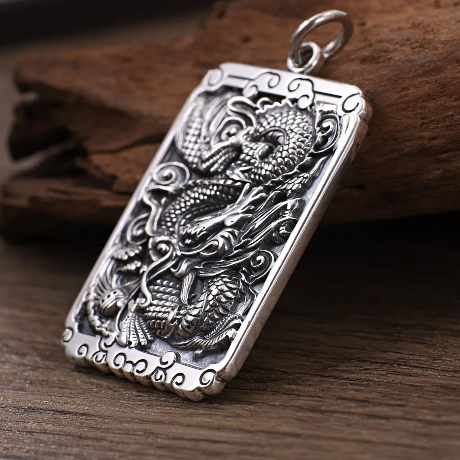 Artisan d'Asie Pendentifs & Amulettes Pendentif Carré Dragon en Argent Pur 999/1000