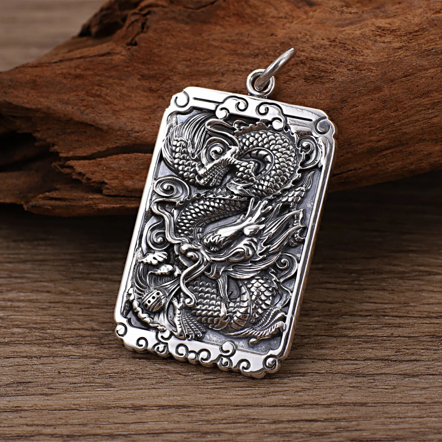 Artisan d'Asie Pendentifs & Amulettes Pendentif Carré Dragon en Argent Pur 999/1000