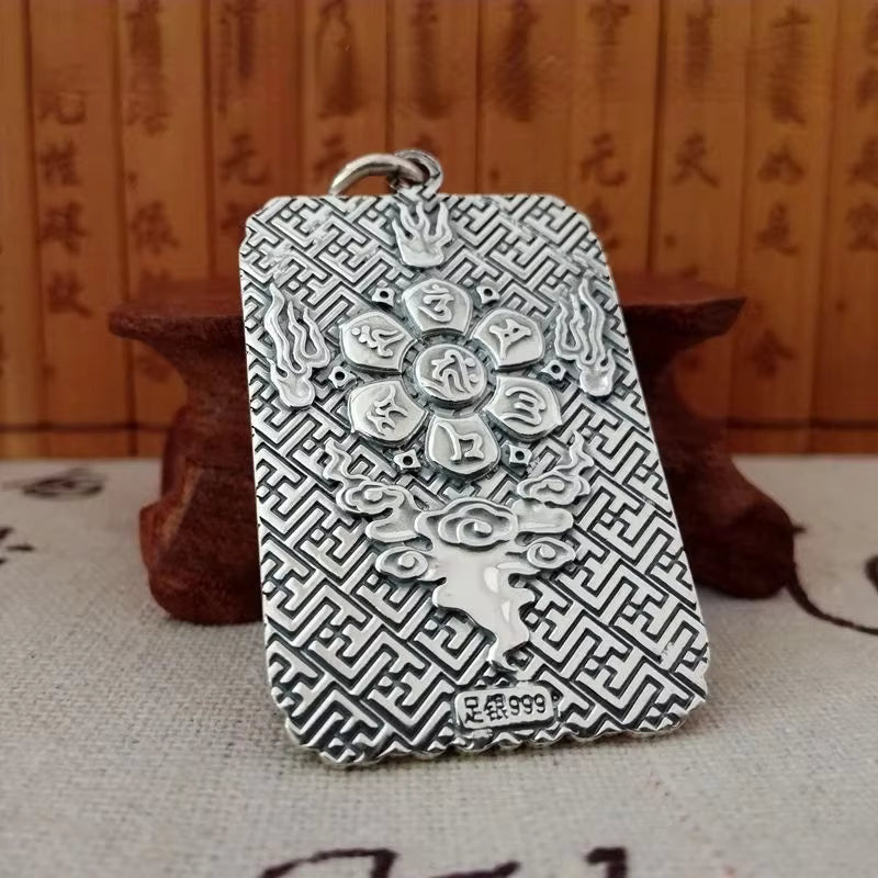Artisan d'Asie Pendentifs & Amulettes Pendentif du Dieu de la Guerre Guanyu et Om en plaqué argent 999