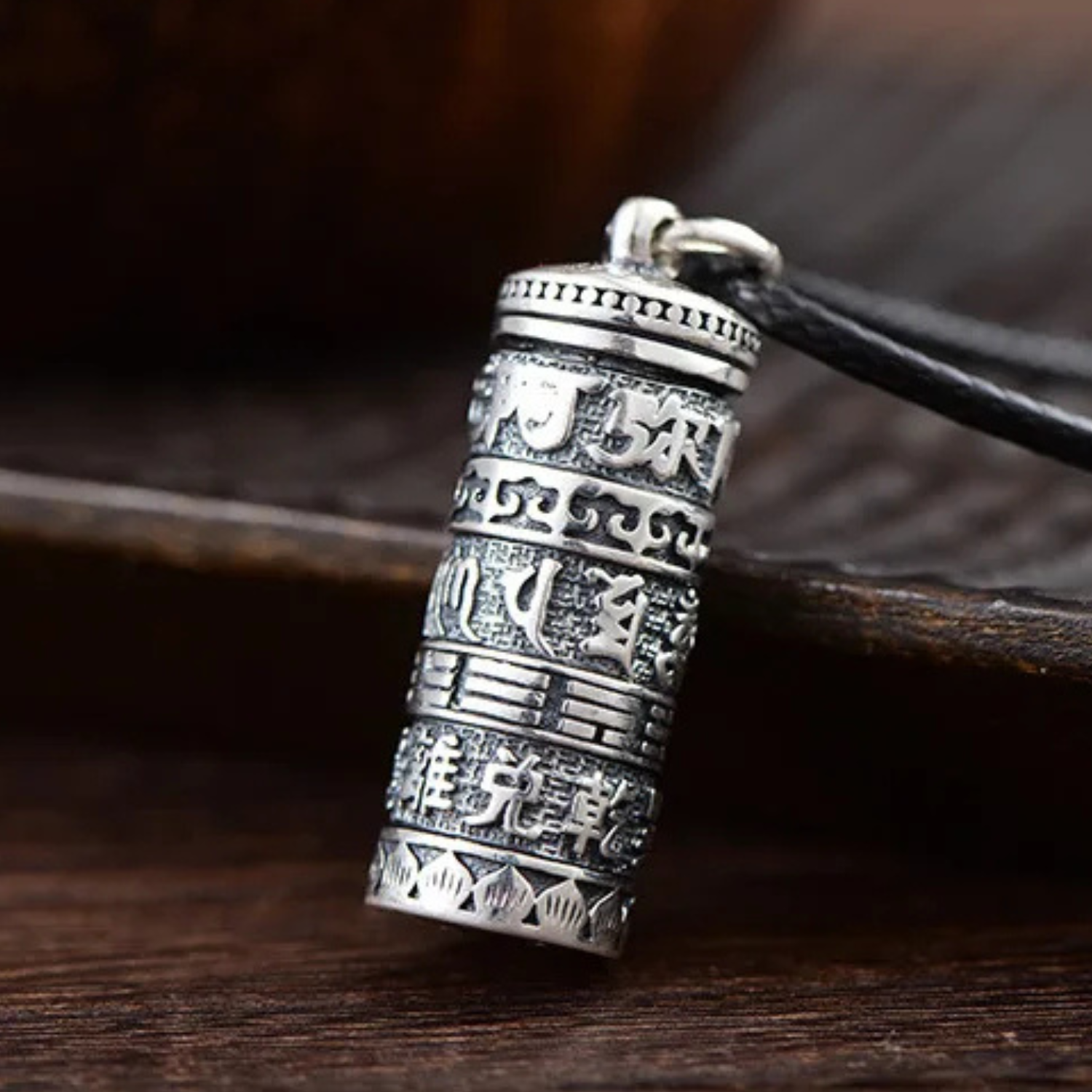 Artisan d'Asie Pendentifs & Amulettes Pendentif Moulin à Prière Tibétain en Argent Pur 990/1000