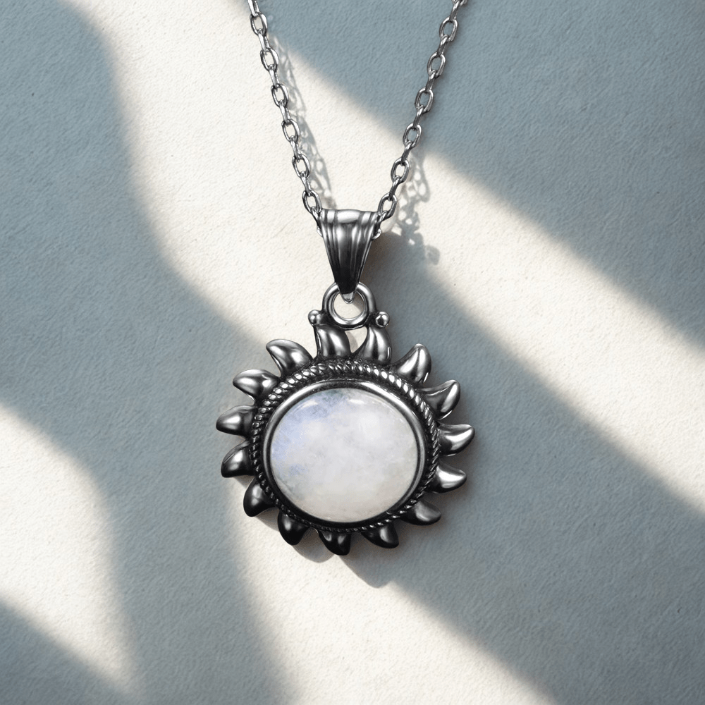 Artisan d'Asie Pendentifs & Amulettes Pendentif Soleil en Pierre de Lune et Argent S925