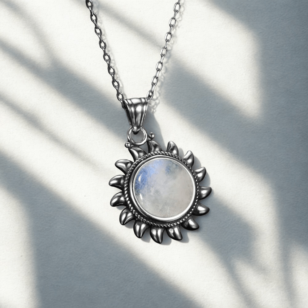 Artisan d'Asie Pendentifs & Amulettes Pendentif Soleil en Pierre de Lune et Argent S925