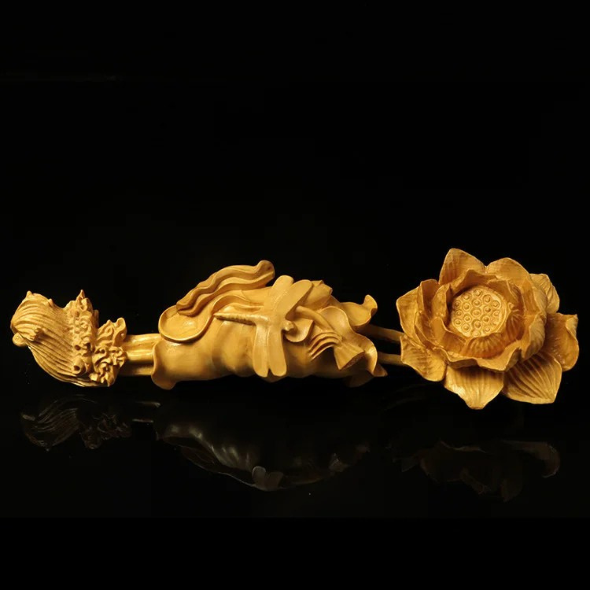 Artisan d'Asie Ruyi Lotus ruyi sculpté en bois de buis