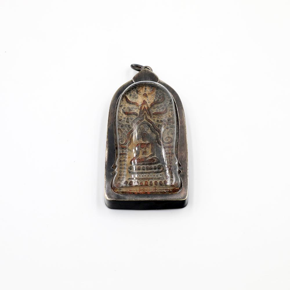 Amulette Bouddha Phra Chinnaraj en argile et argent ancien S925 Pendentifs & Amulettes Artisan d'Asie 