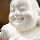 Statue Bouddha rieur Maitreya en céramique blanche Statues Bouddha Artisan d'Asie